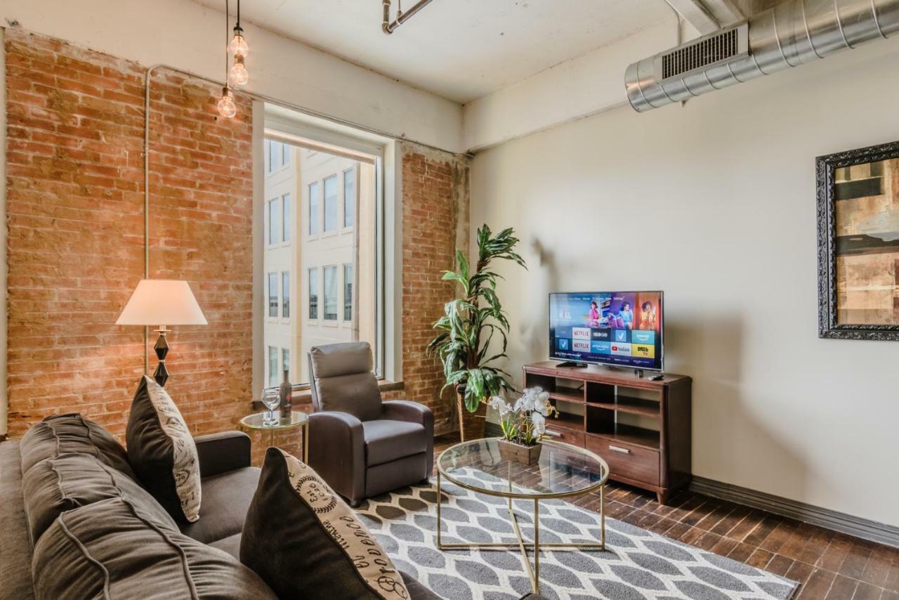 Regal Stays Corporate Apartments - Downtown Dallas Exterior photo
