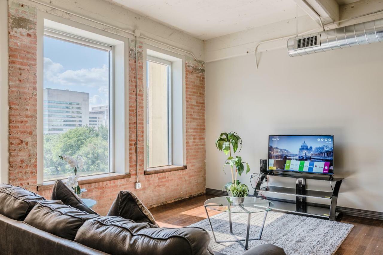 Regal Stays Corporate Apartments - Downtown Dallas Exterior photo